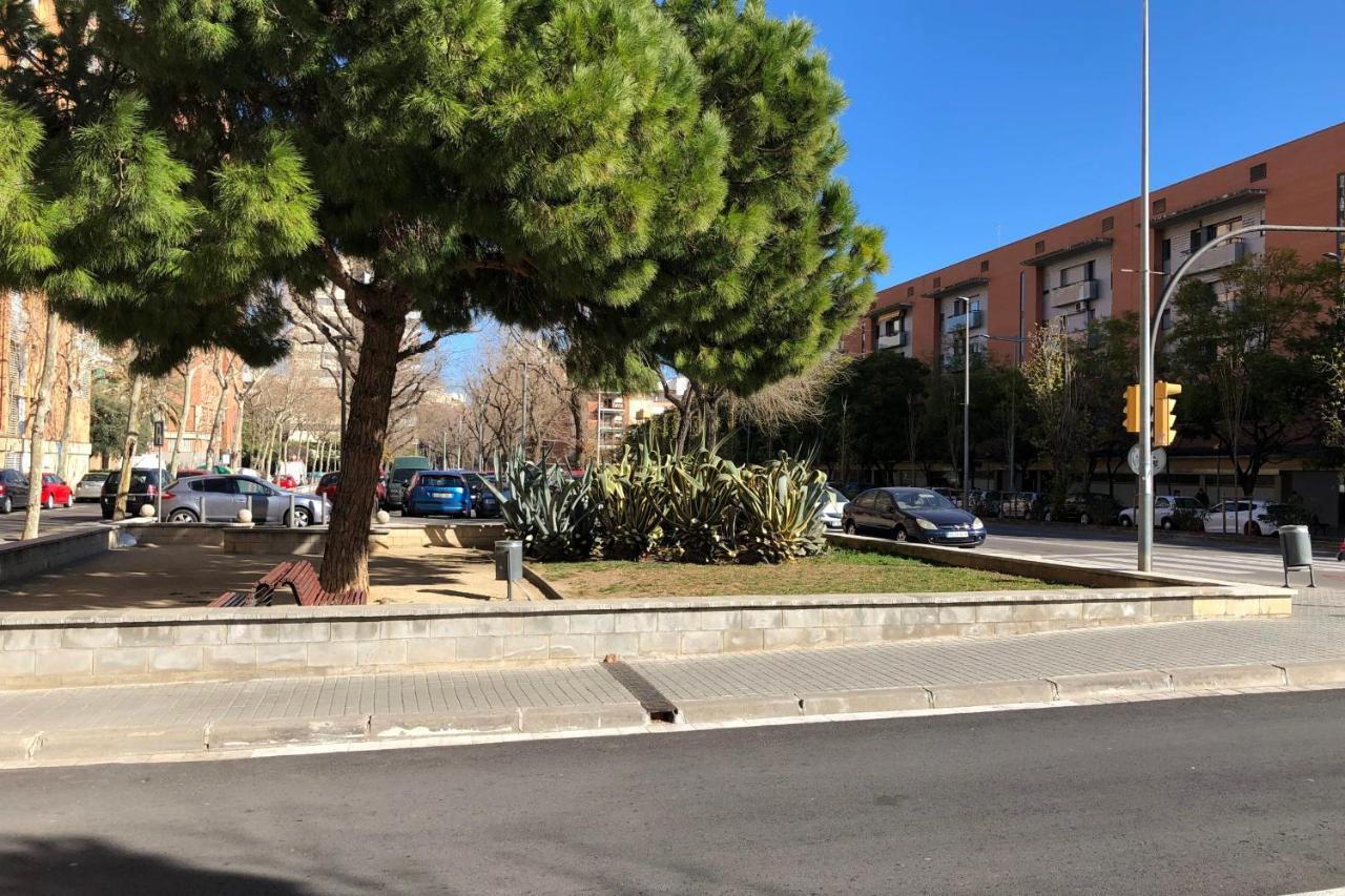 New! For 3 People Near Fira Gran Via *